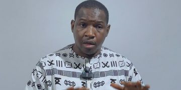 Absence de Doumbouya : Mohamed Cissé relativise la polémique et rappelle les réalités de la gestion de l’État