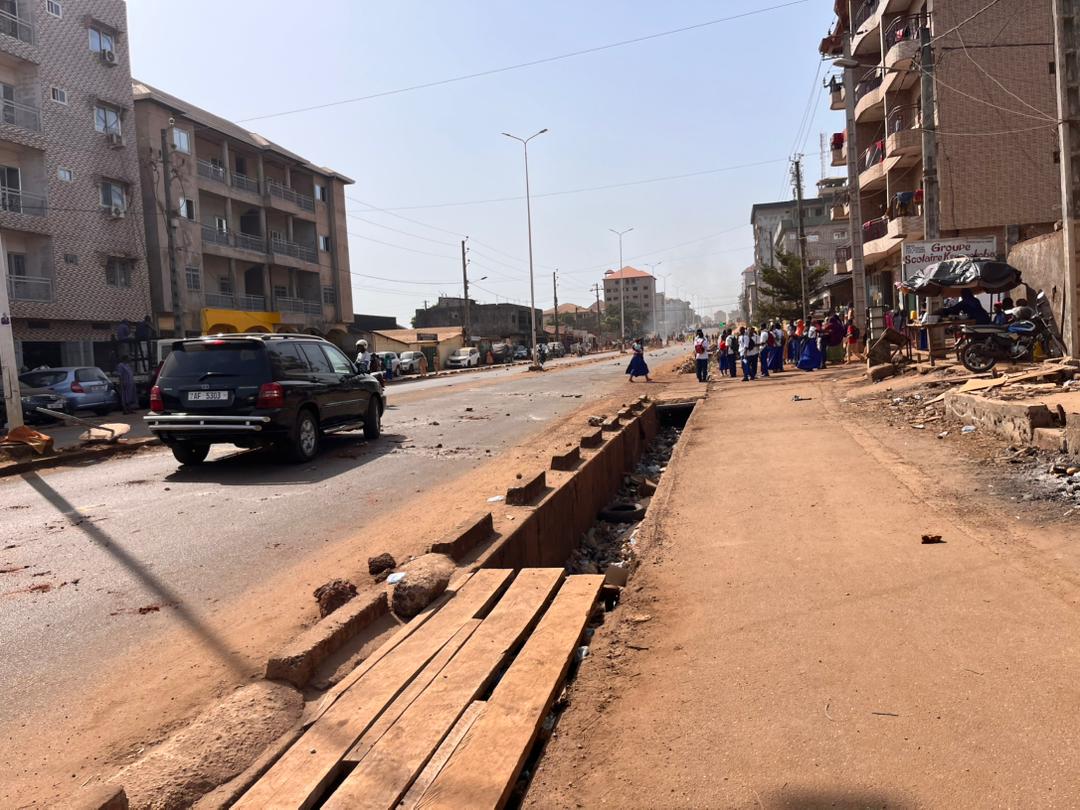 Conakry : manifestations d’élèves, deux blessés et circulation paralysée sur l’axe Hamdallaye–Bambeto