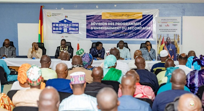 Éducation en Guinée : le gouvernement lance la réforme des programmes d’enseignement du secondaire