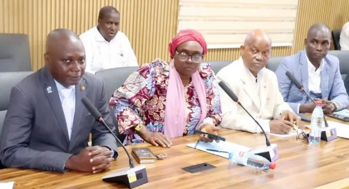 Statut particulier de l’éducation : le gouvernement convoque l’Intersyndicale…